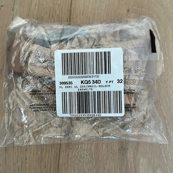 Victoria’s Secret Rose Gold Chainmail Demi Bra - Picture 4 of 5